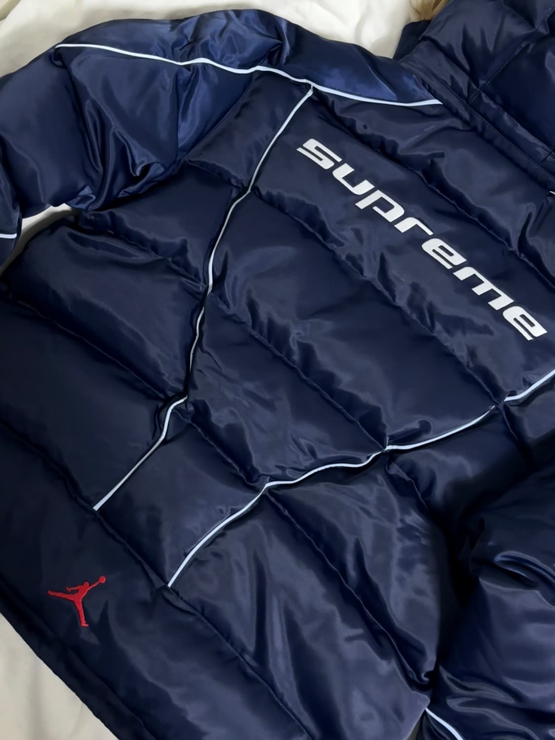 슈프림 x 조던 퍼퍼 자켓 네이비 - 24FW 상품이미지3