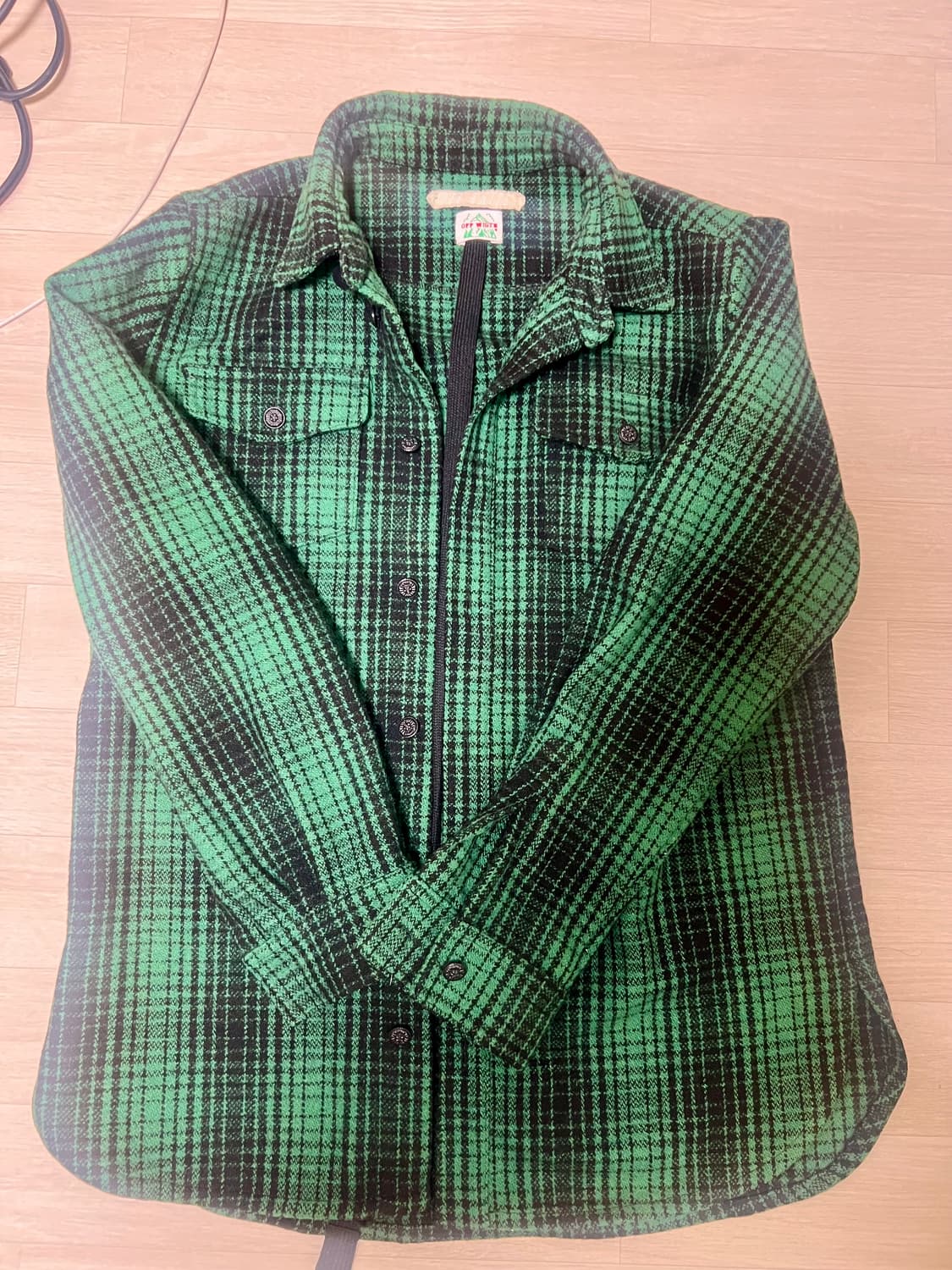 오프화이트 플란넬 셔츠 상품이미지1