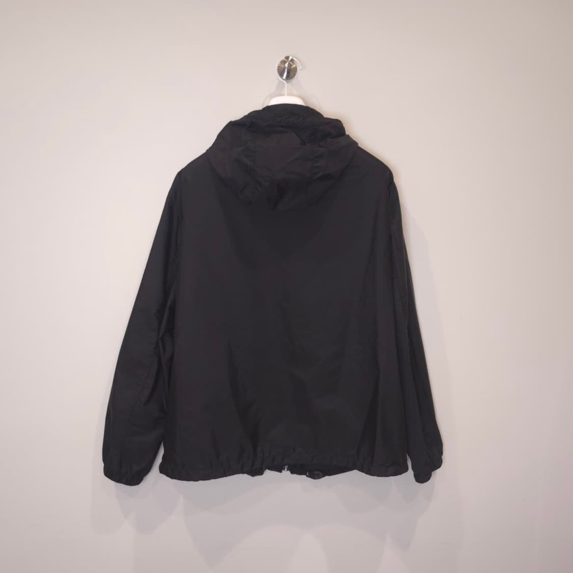 [중고/정품] 프라다 리나일론 바람막이 L 상품이미지2