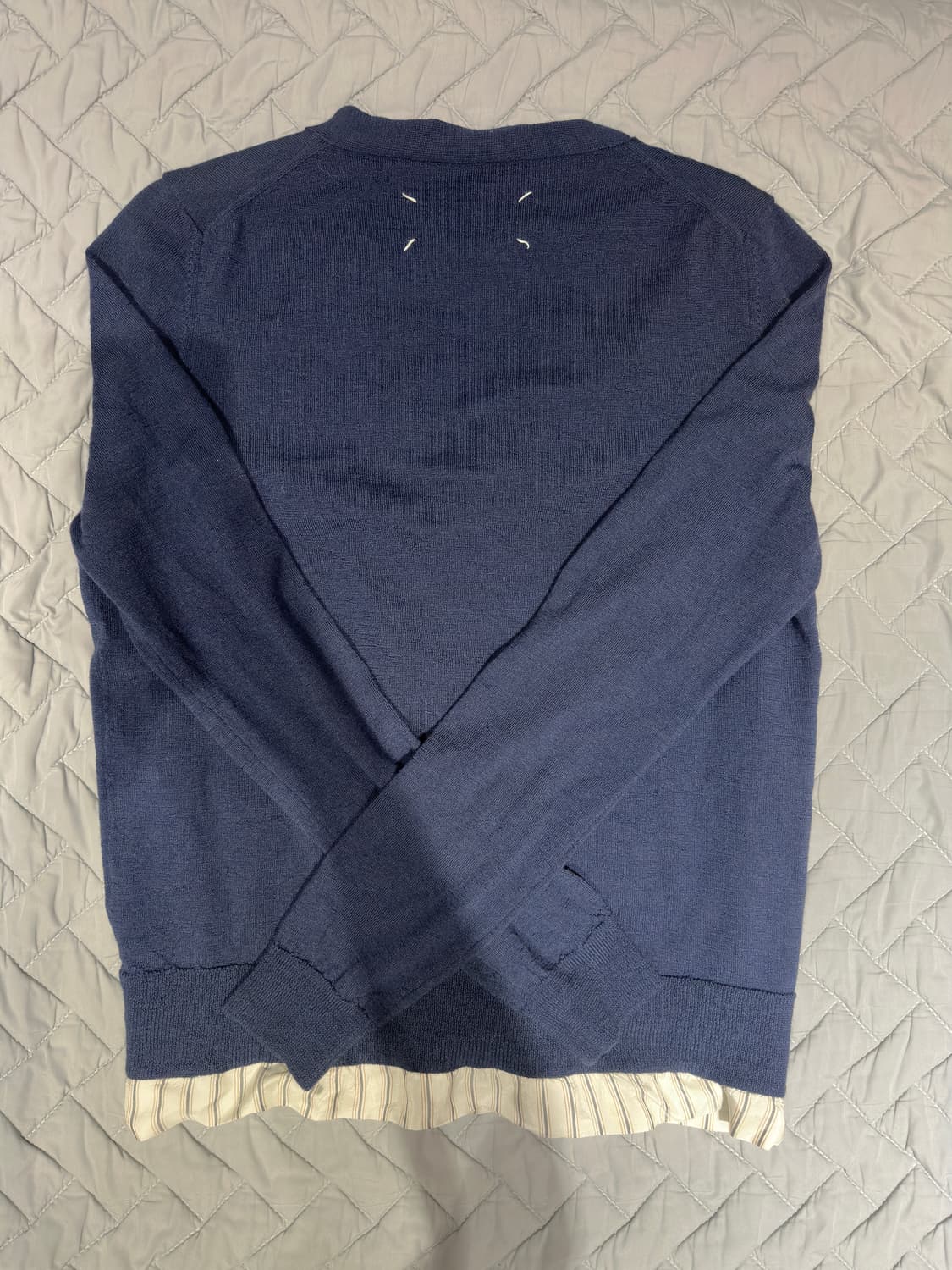 메종마르지엘라 21SS 울 브이넥 라인 디스트레스트 가디건 상품이미지2