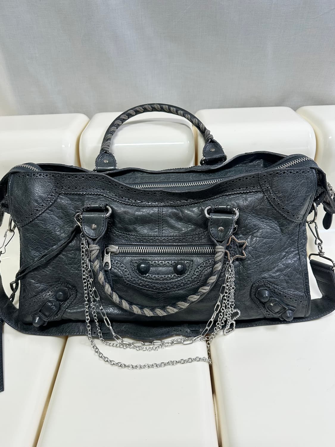 [A 정품] 발렌시아가 시티 모터백 파트타임 다크그레이 상품이미지4