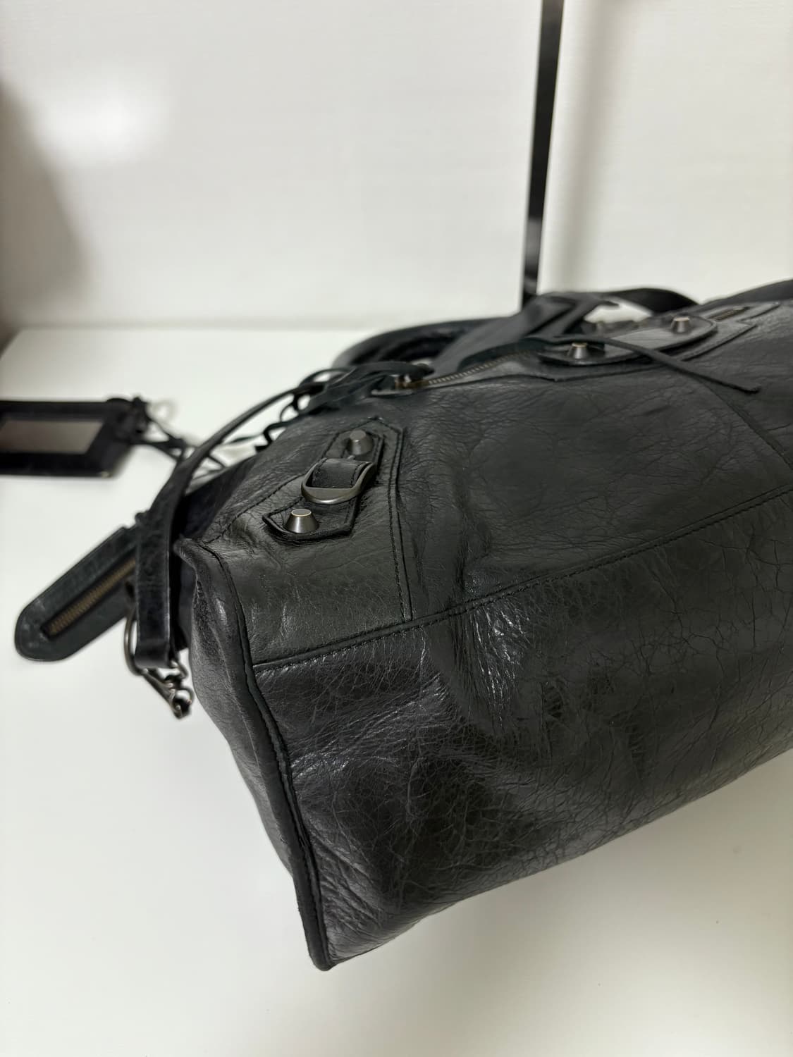 발렌시아가 파트타임 모터백 블랙 상품이미지4