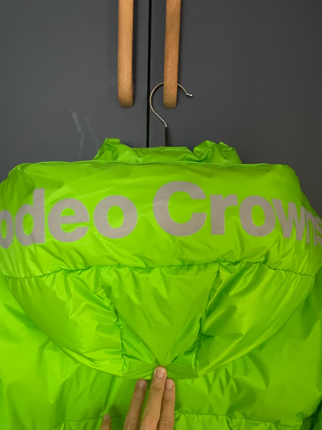 Rodeo Crowns 형광 그린 숏패딩 상품이미지7