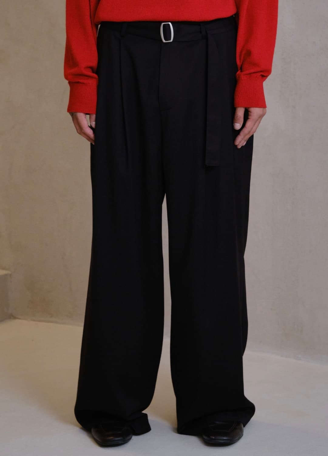 다이브인 LOOSED BELTED WIDE SLACKS BLACK 1 상품이미지1