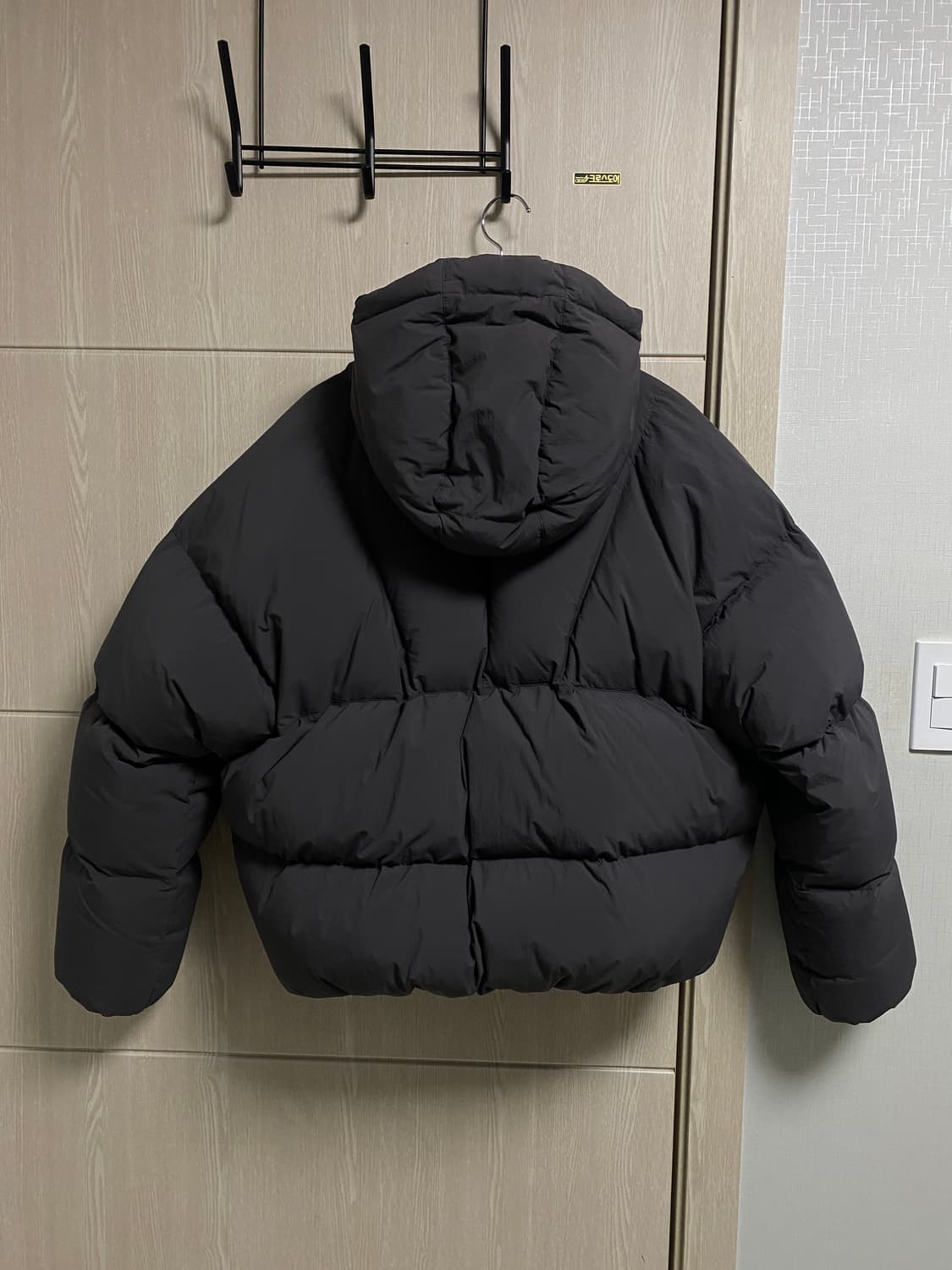 비헤비어 폴라베어 패딩 차콜 M 상품이미지2