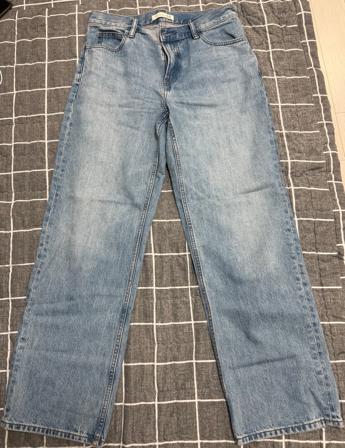 유니클로 JWA 스트레이트 진 63 블루 31사이즈 판매합니다. 상품이미지1