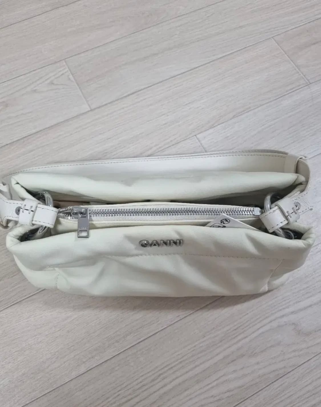 가니 필로우 바게트 백 상품이미지2