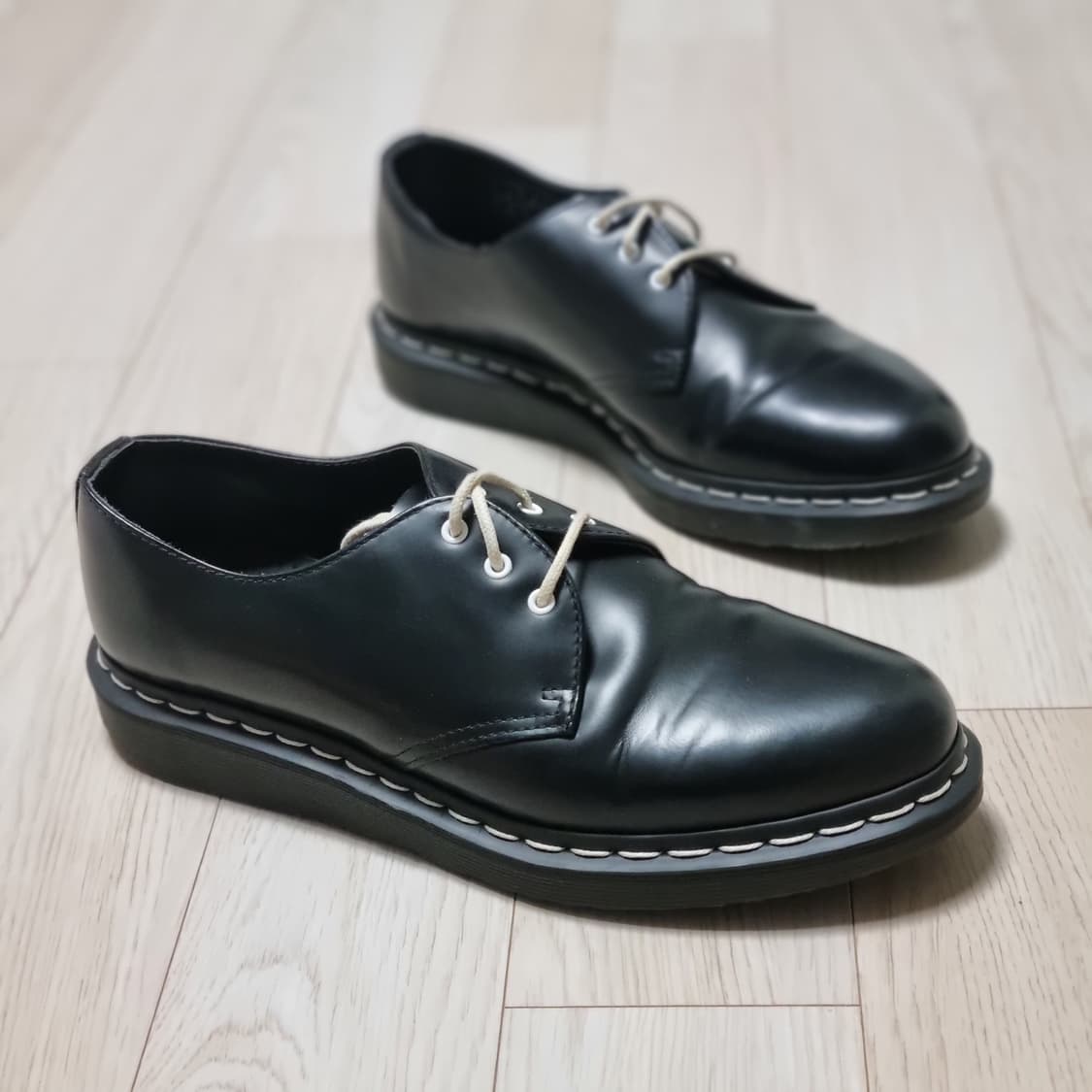 UK7(260) 닥터마틴 화이트스티치 블랙 3홀구두 aw004 gv12n 상품이미지2