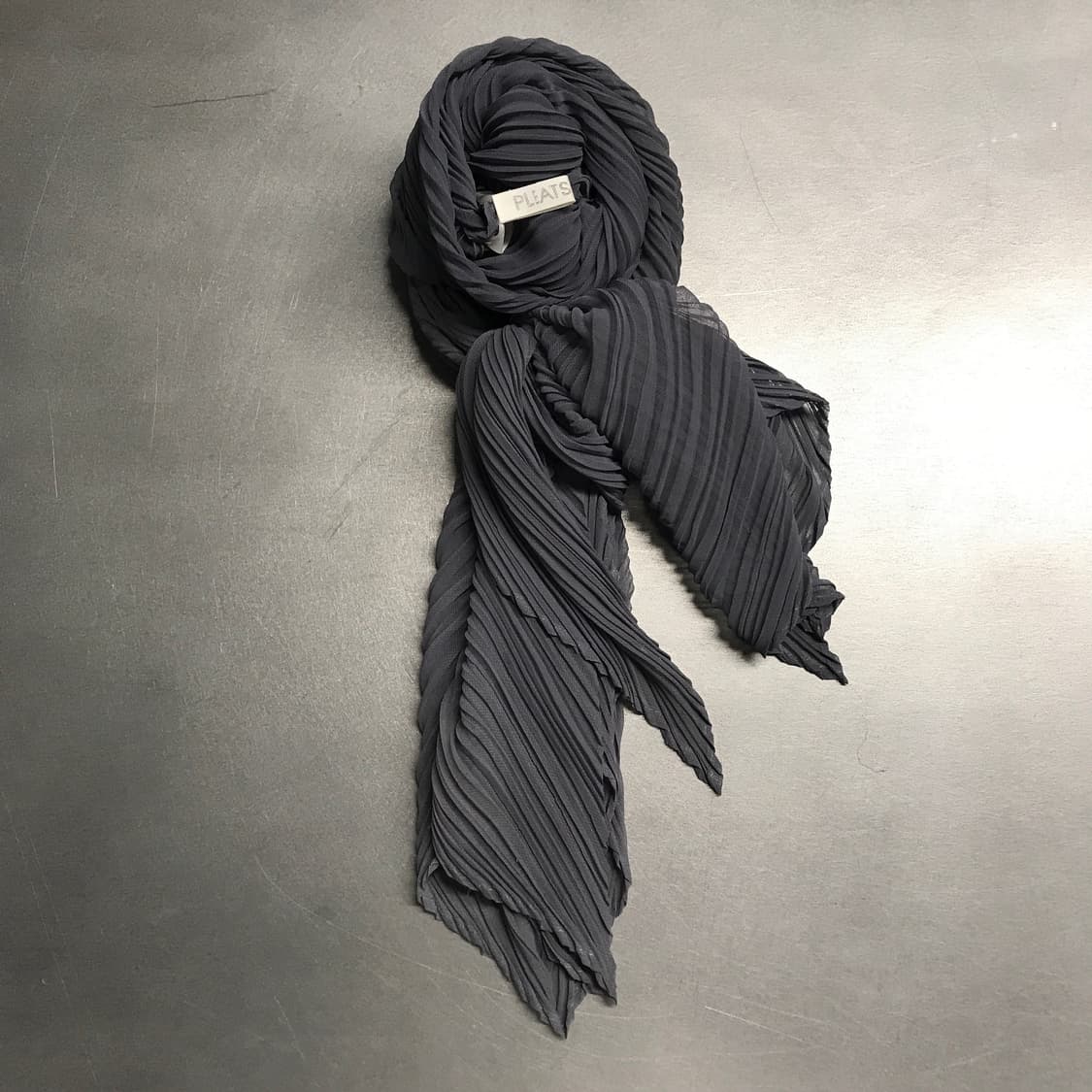 이세이 미야케 플리츠 플리즈 스카프 상품이미지1