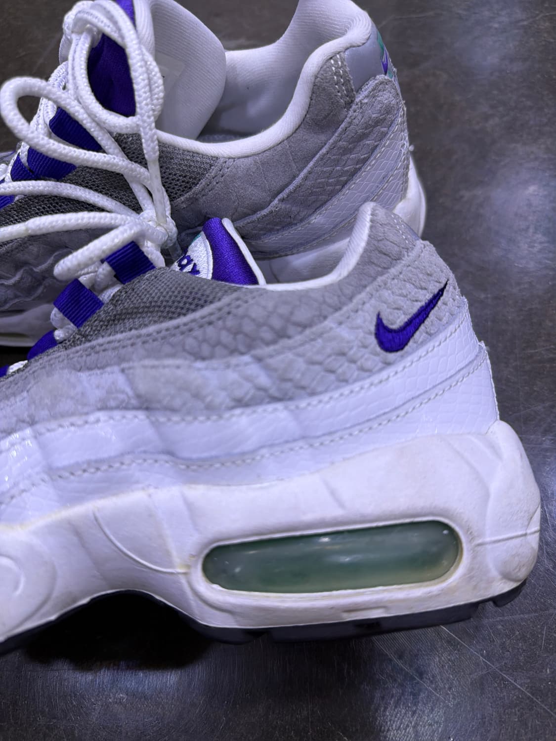 나이키 에어맥스95 보라매쉬 그레이프 스네이크 스킨 240 상품이미지6