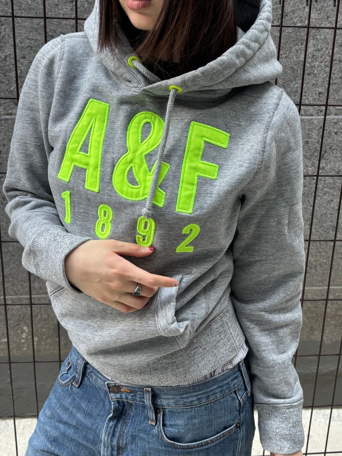 아베크롬비 그레이 네온 후드티 상품이미지4
