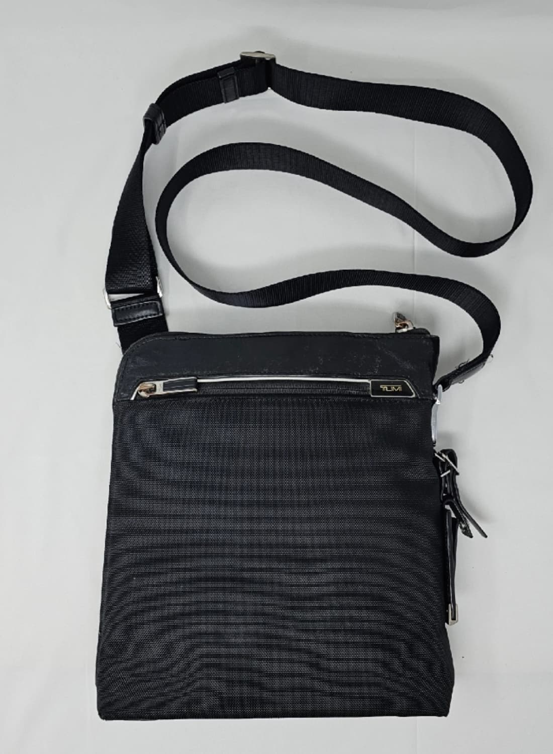 투미 TUMI 크로스백 블랙 상품이미지2