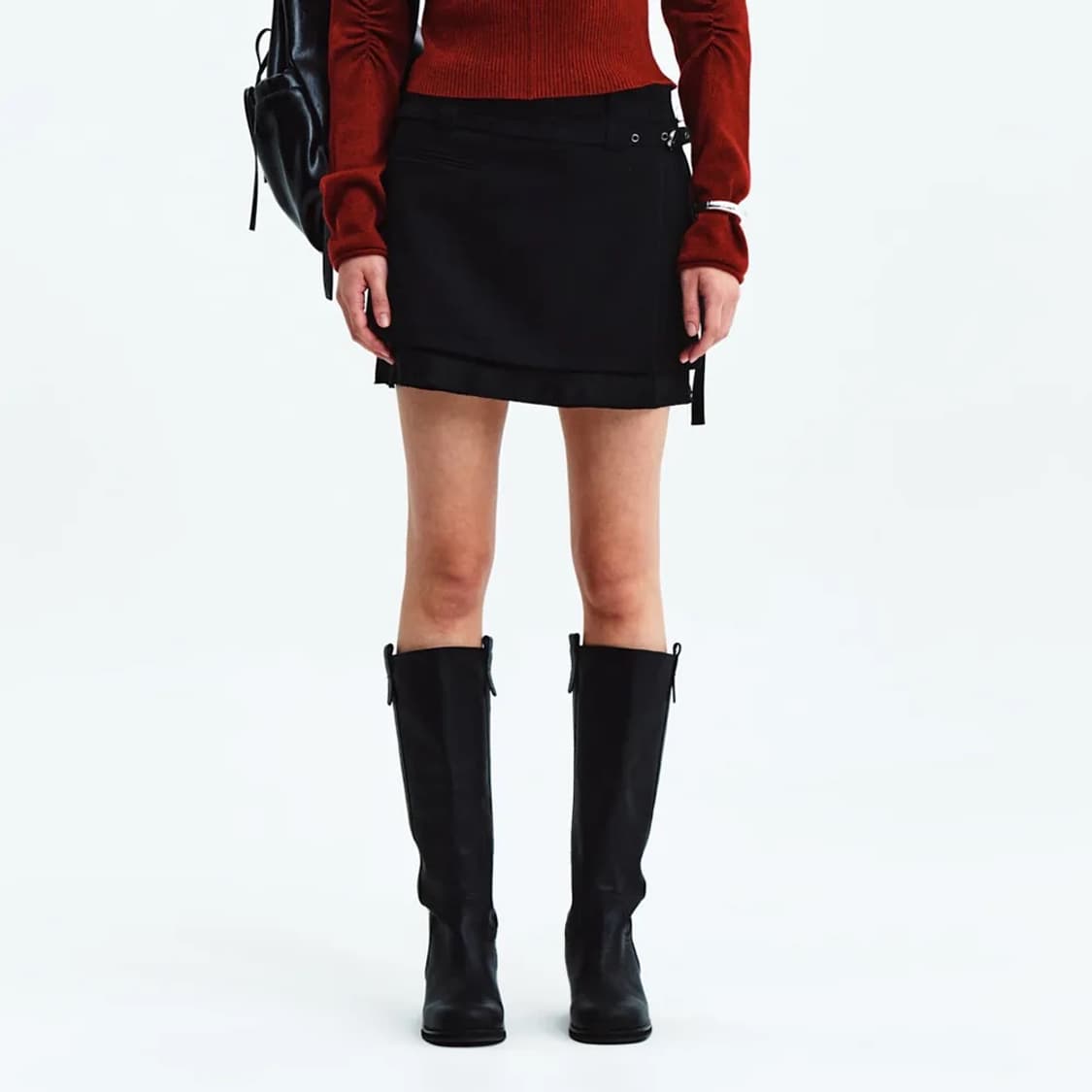 마뗑킴 LAYERED BELTED MINI SKIRT IN BLACK 상품이미지1