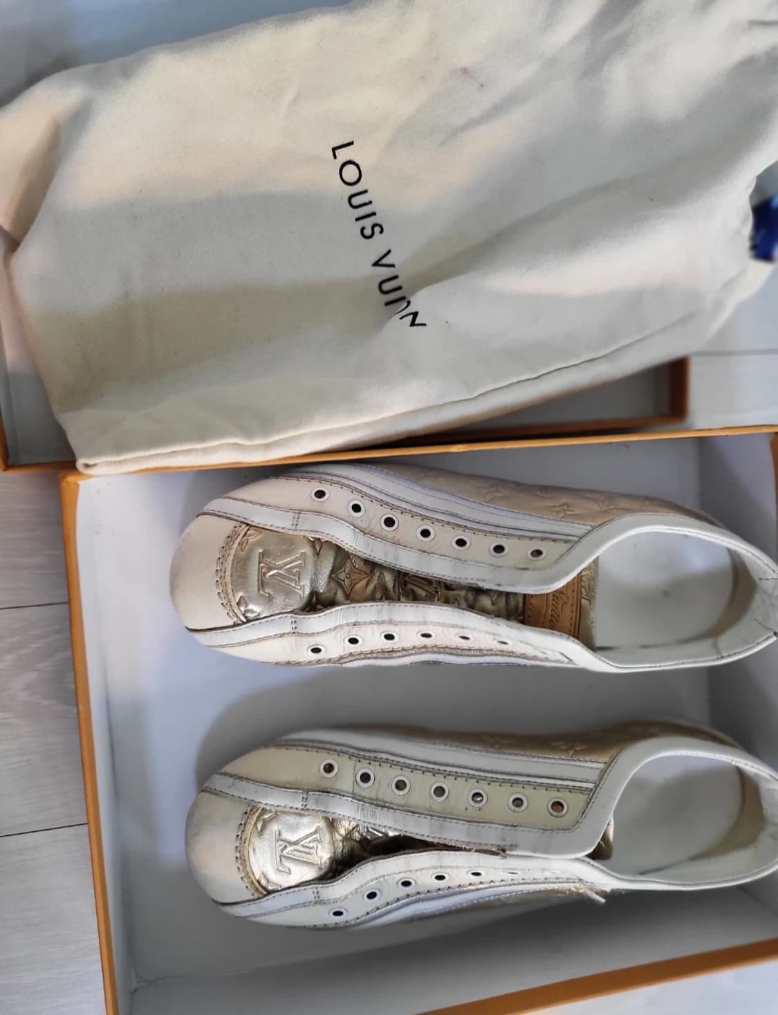세일!!(정품)루이비통 여성 가죽 스니커즈 아이보리/골드 230 상품이미지7