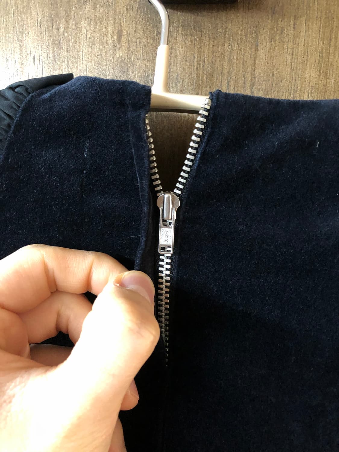 Toga archives 리본 벨벳 탑 1 상품이미지7