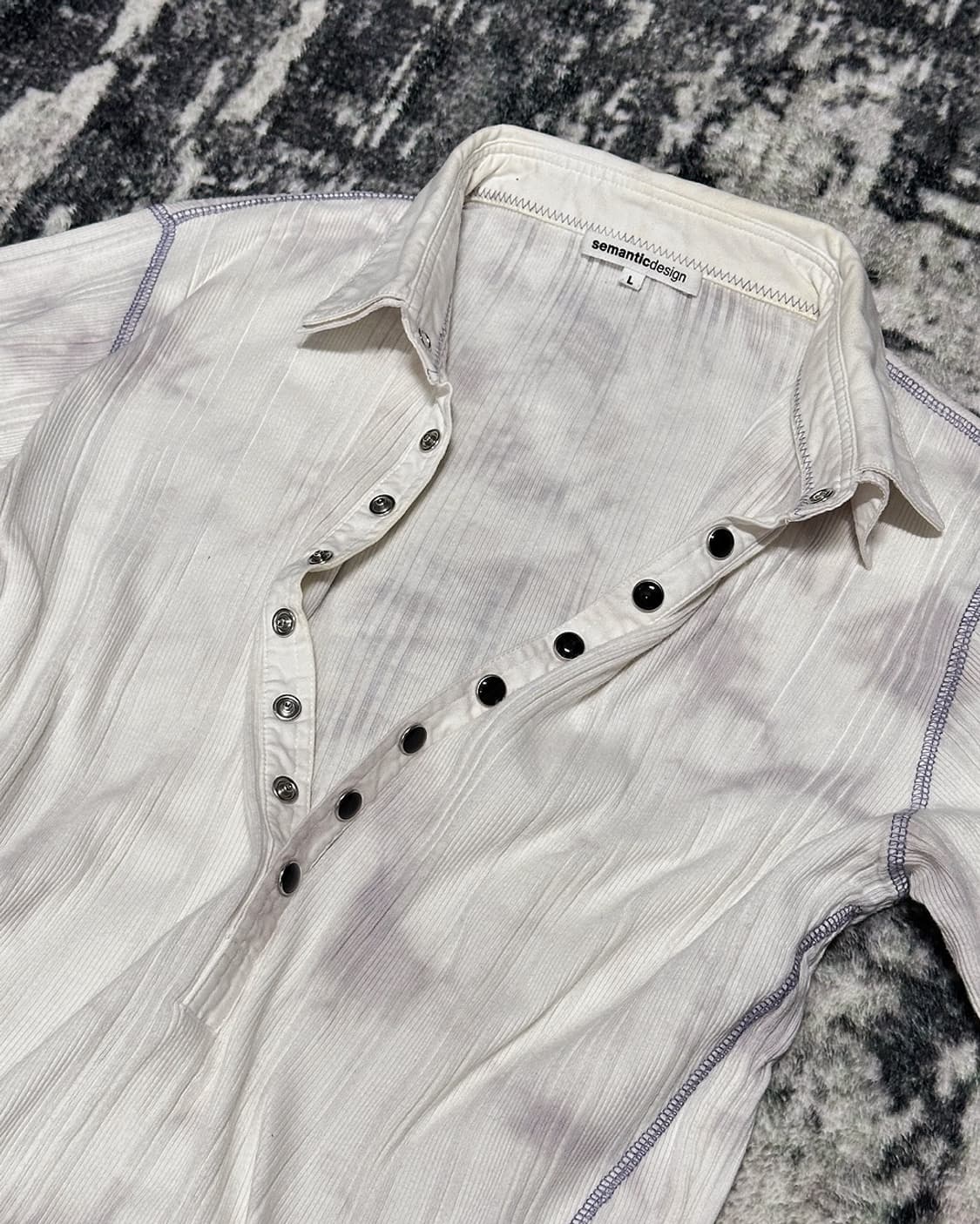 {Semantic Design} Ripped Henley T-Shirt  상품이미지5