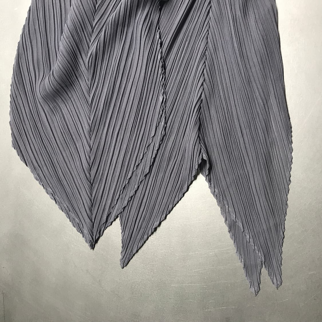 이세이 미야케 플리츠 플리즈 스카프 그레이 상품이미지3