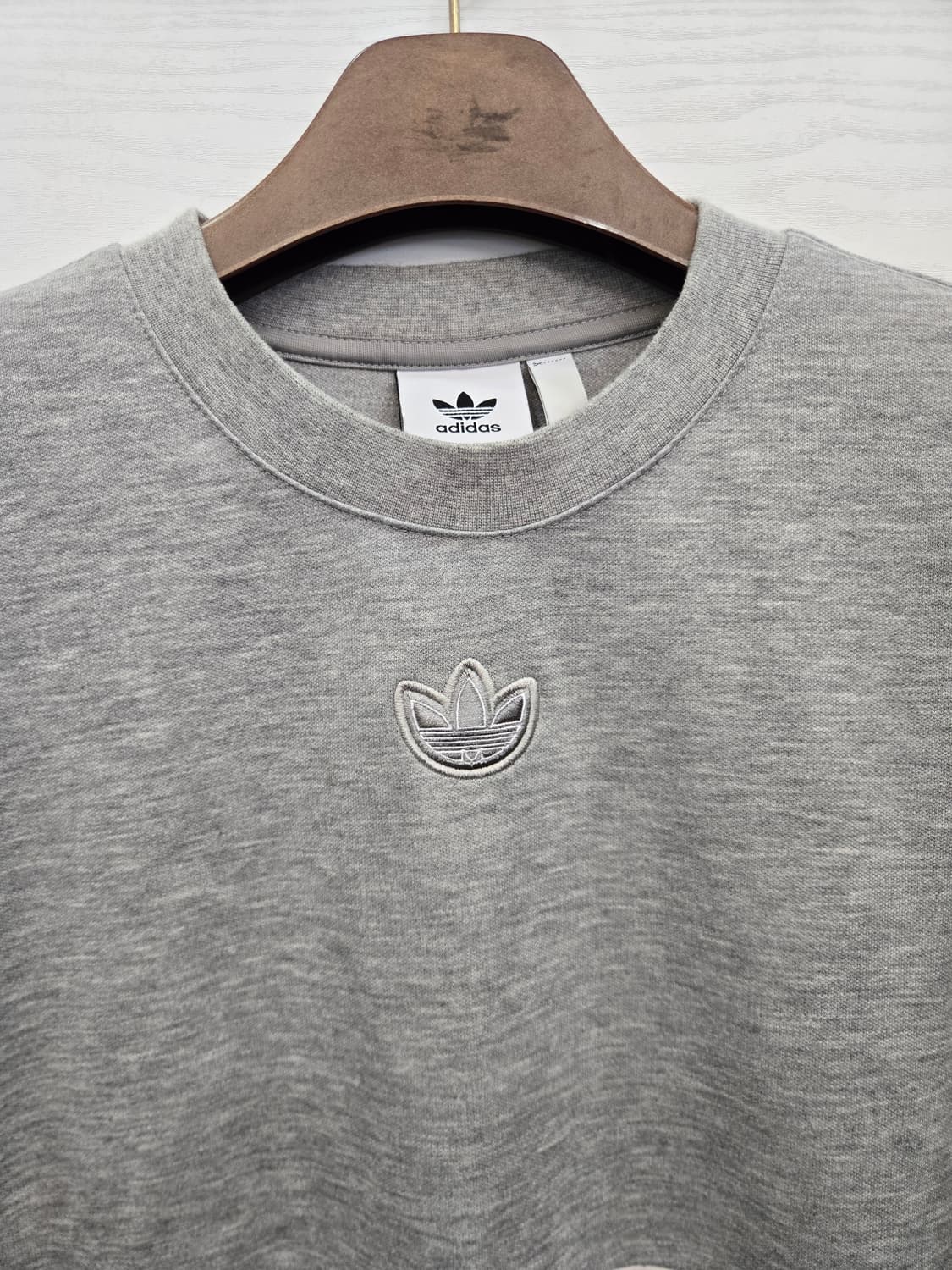 M,95)) 아디다스 아웃라인 플리스 크루 맨투맨! 정가79000 상품이미지3