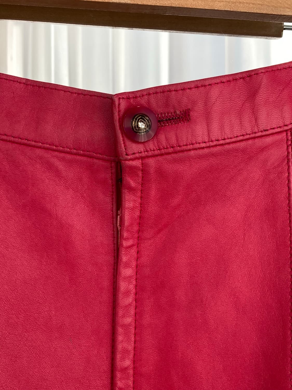 핫핑크 레더 미디 스커트 상품이미지5