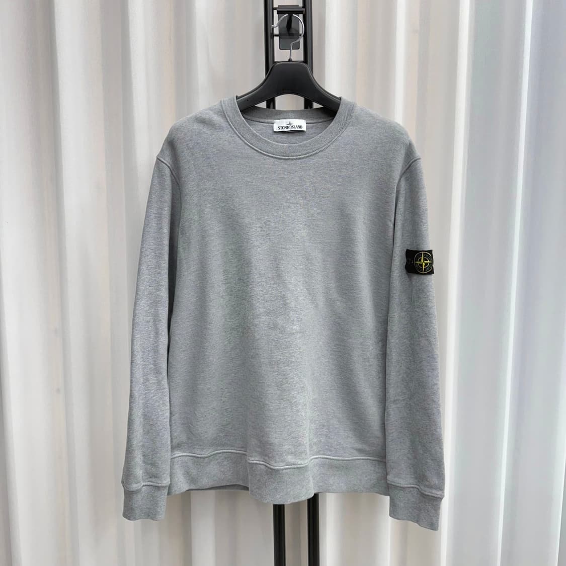 [백화점판/XXL] 스톤아일랜드 맨투맨 그레이 상품이미지1