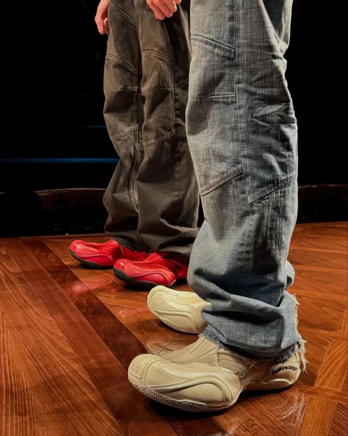 [41] 발렌시아가 25FW 바스켓볼 스니커즈 화이트 백화점판 상품이미지1