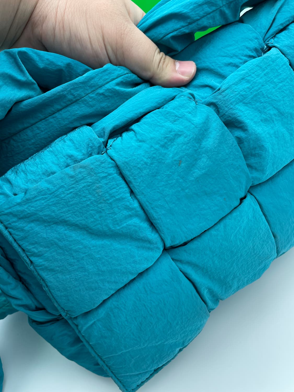 [ 정품 ] 보테가베네타 패딩 카세트백 블루그린, 최저가 상품이미지7