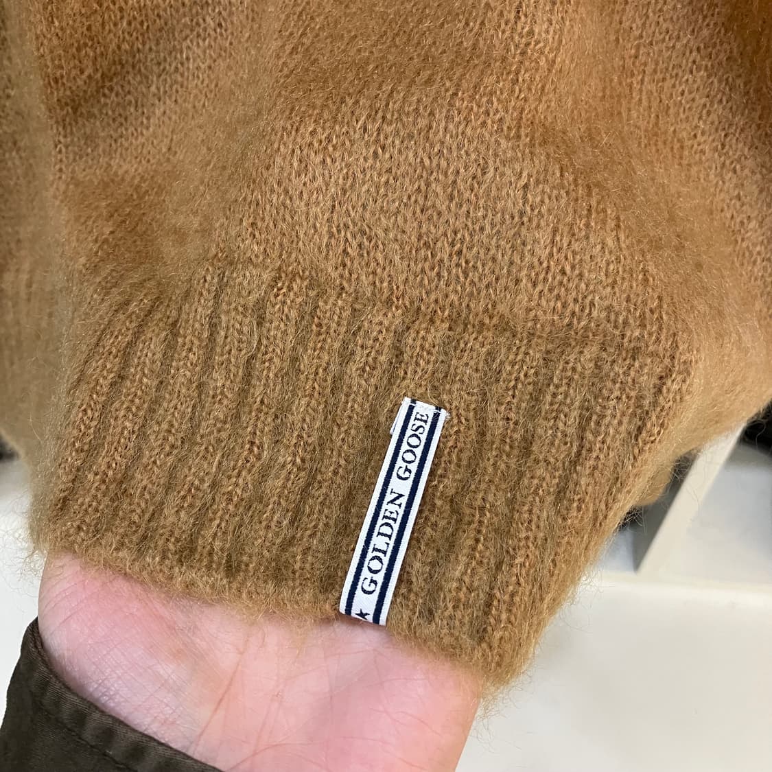 골든구스 모헤어 터틀넥 니트 M 상품이미지5