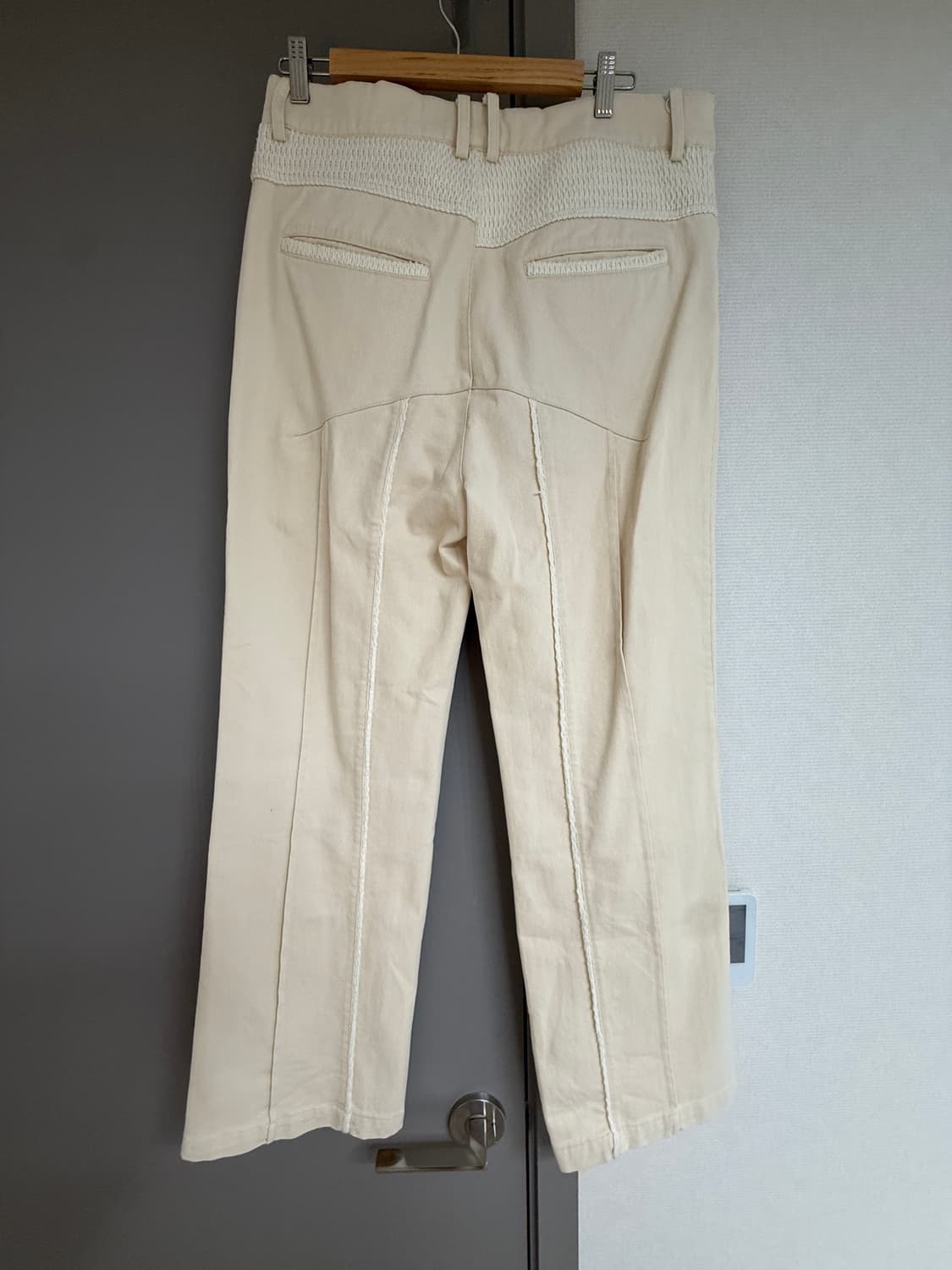 xlim엑슬림 EP.4 02 TROUSER COLOR : IVORY 상품이미지3