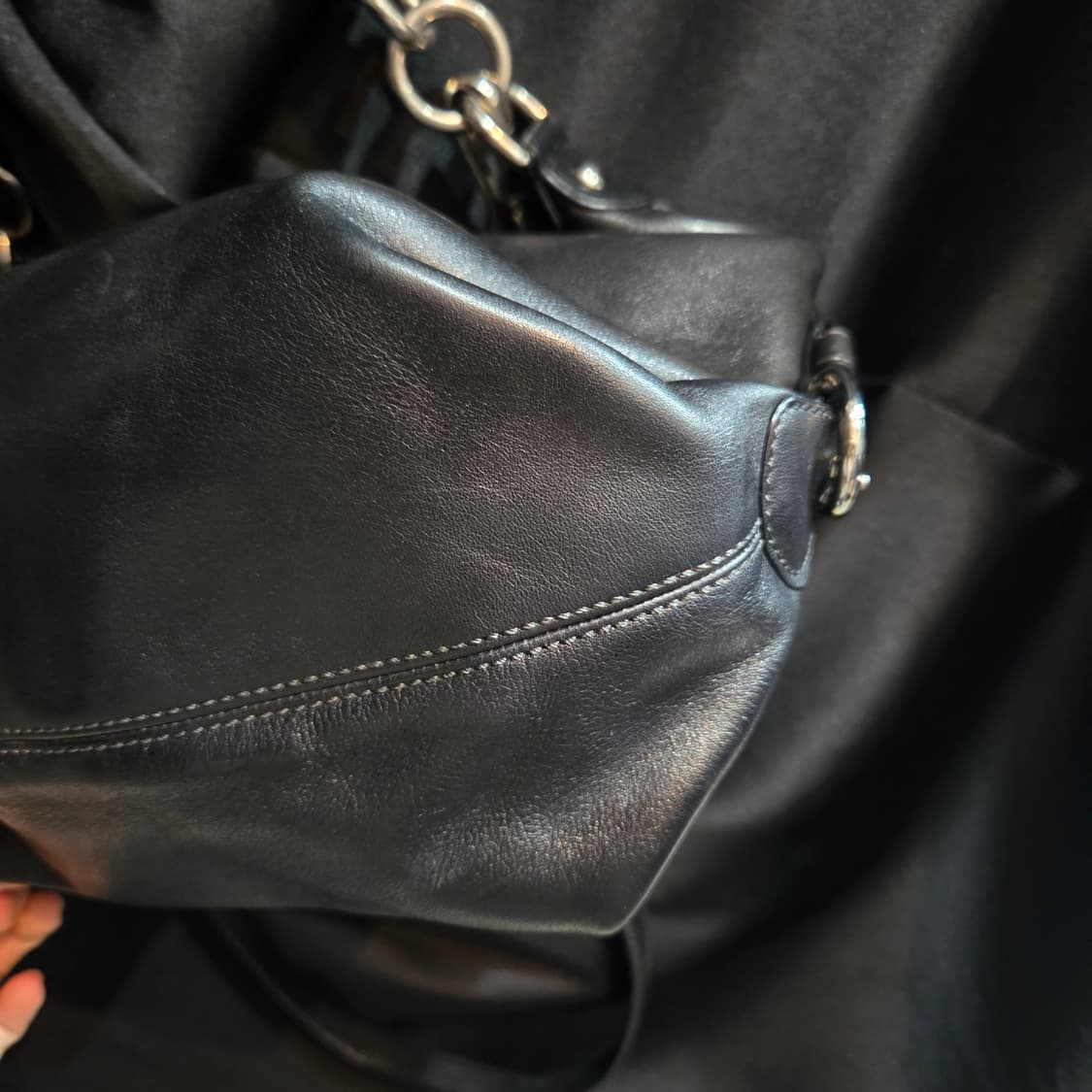 코치 블랙 레더 호보백 숄더백 상품이미지7