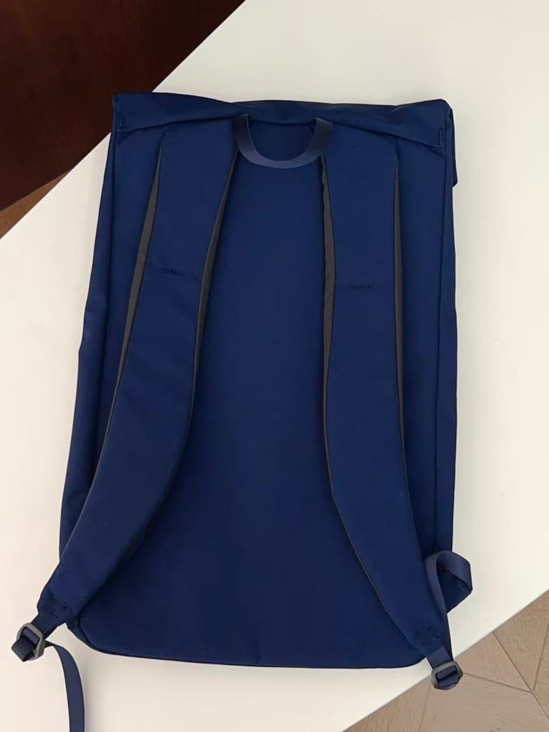 (새상품)몽벨 롤 탑 플랩팩 15 백팩 네이비 상품이미지2