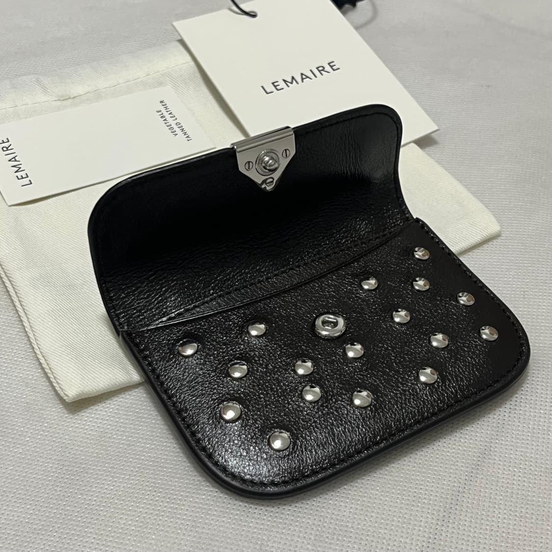 르메르 26ss 소프트탭  스터드 도트 카드지갑/다크 초콜렛 상품이미지3