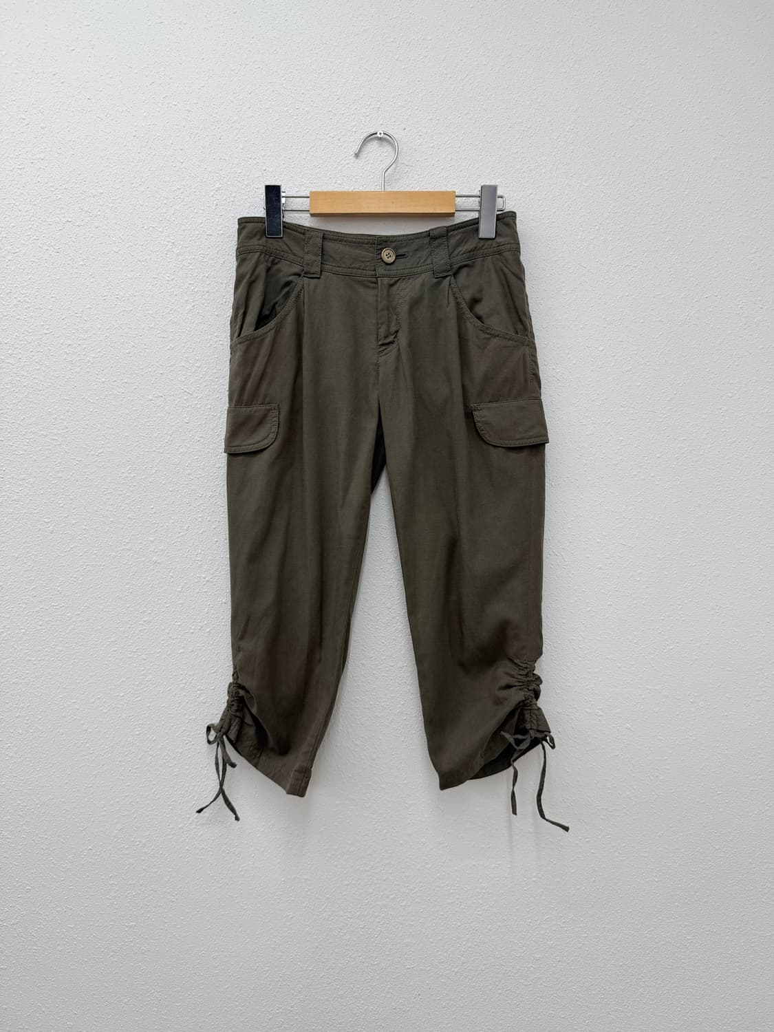 빈티지 카키 셔링 리본 카프리 팬츠 상품이미지1