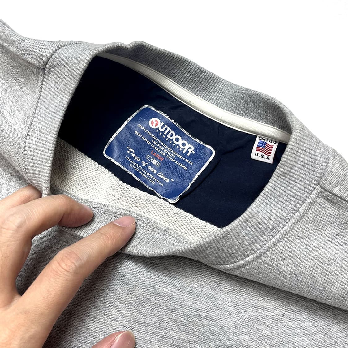 아웃도어프로덕츠 자수 로고 맨투맨 상품이미지3