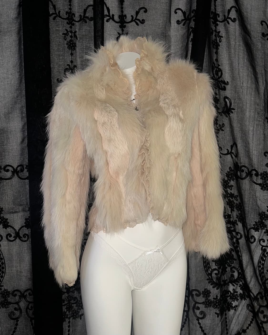 Fox/Rabbit Ivory Pink Fur Jacket 상품이미지1