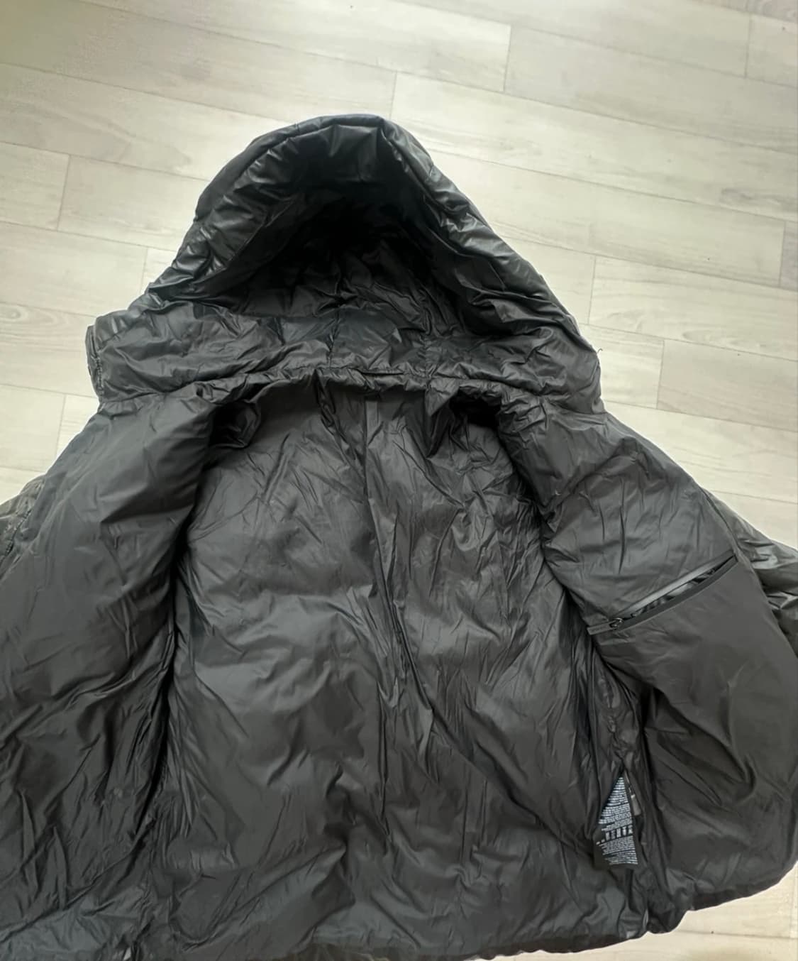 프라다 리네아 로사 패딩 상품이미지5