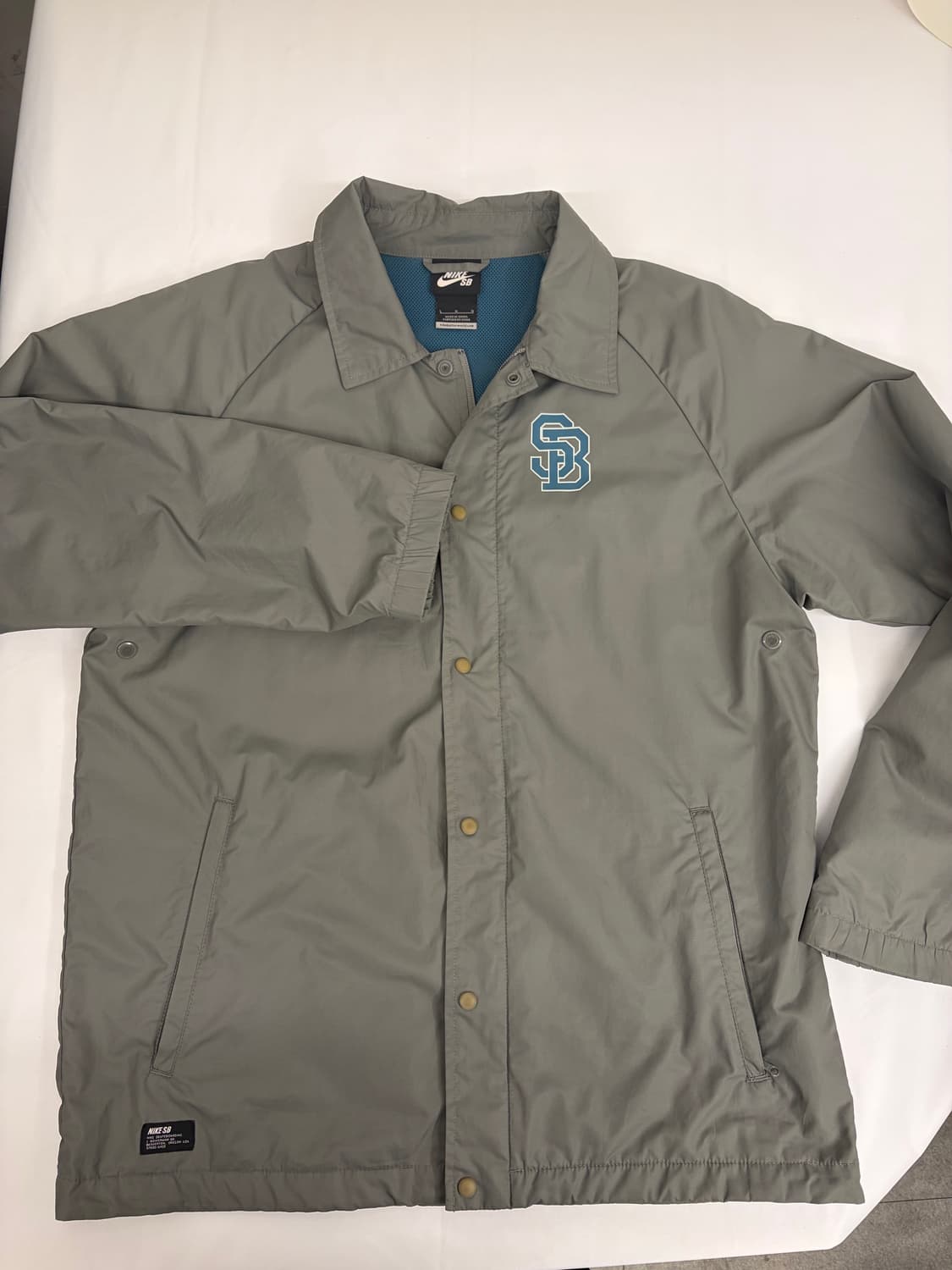 [L] 나이키 SB 코치 자켓 그레이 상품이미지1