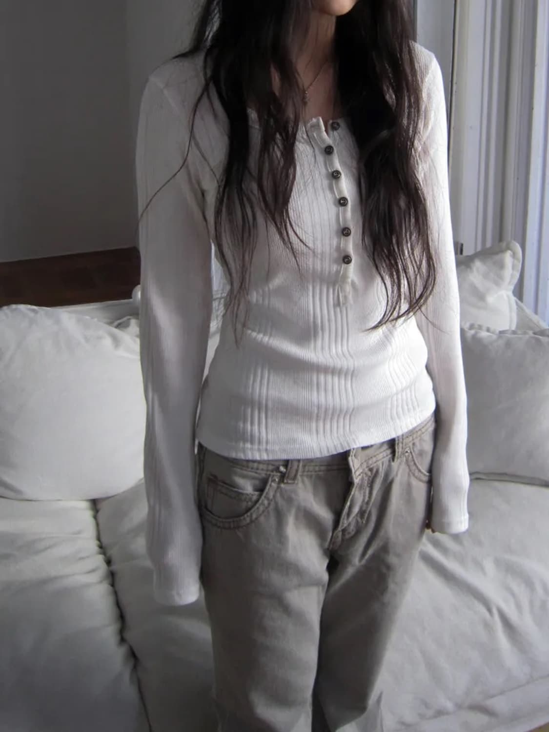 이즈이즈 머글 버튼 티 상품이미지1