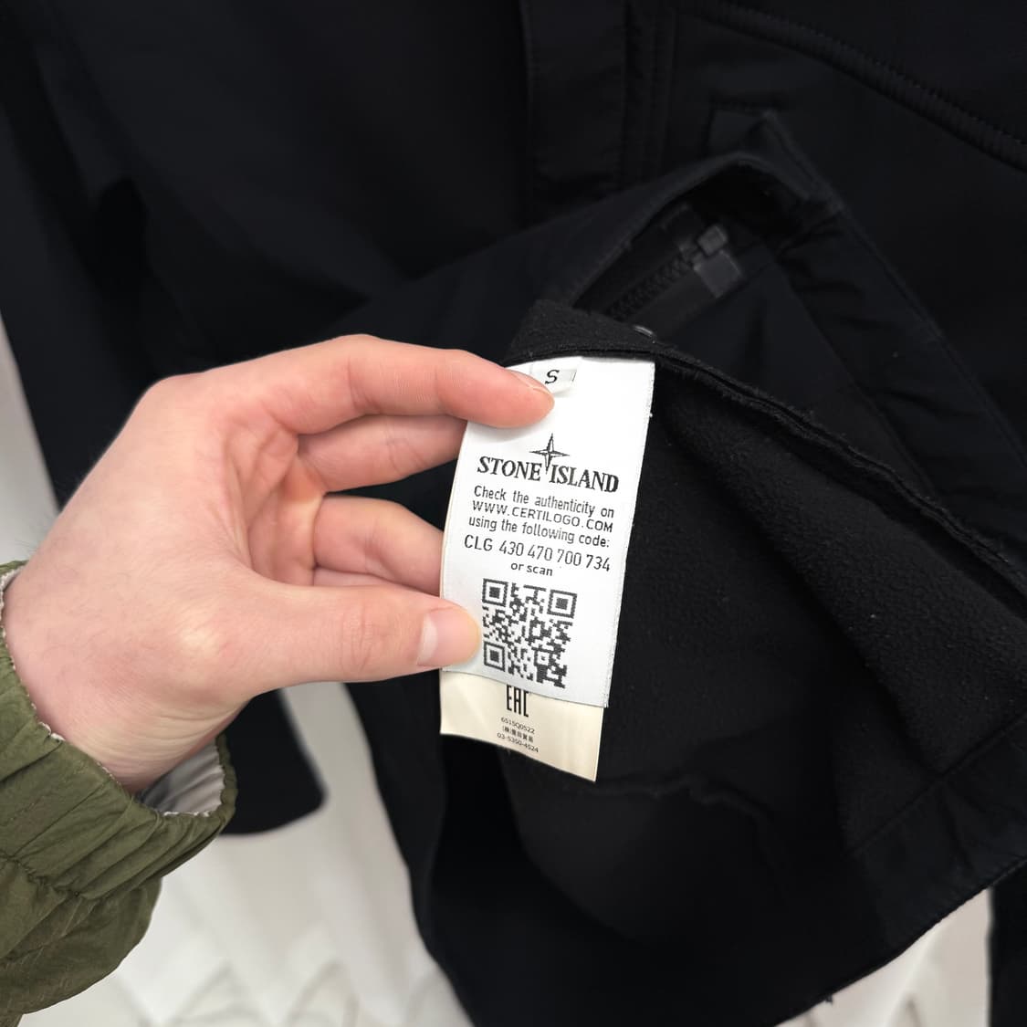 [S] 스톤아일랜드 소프트쉘 바람막이 블랙 상품이미지4