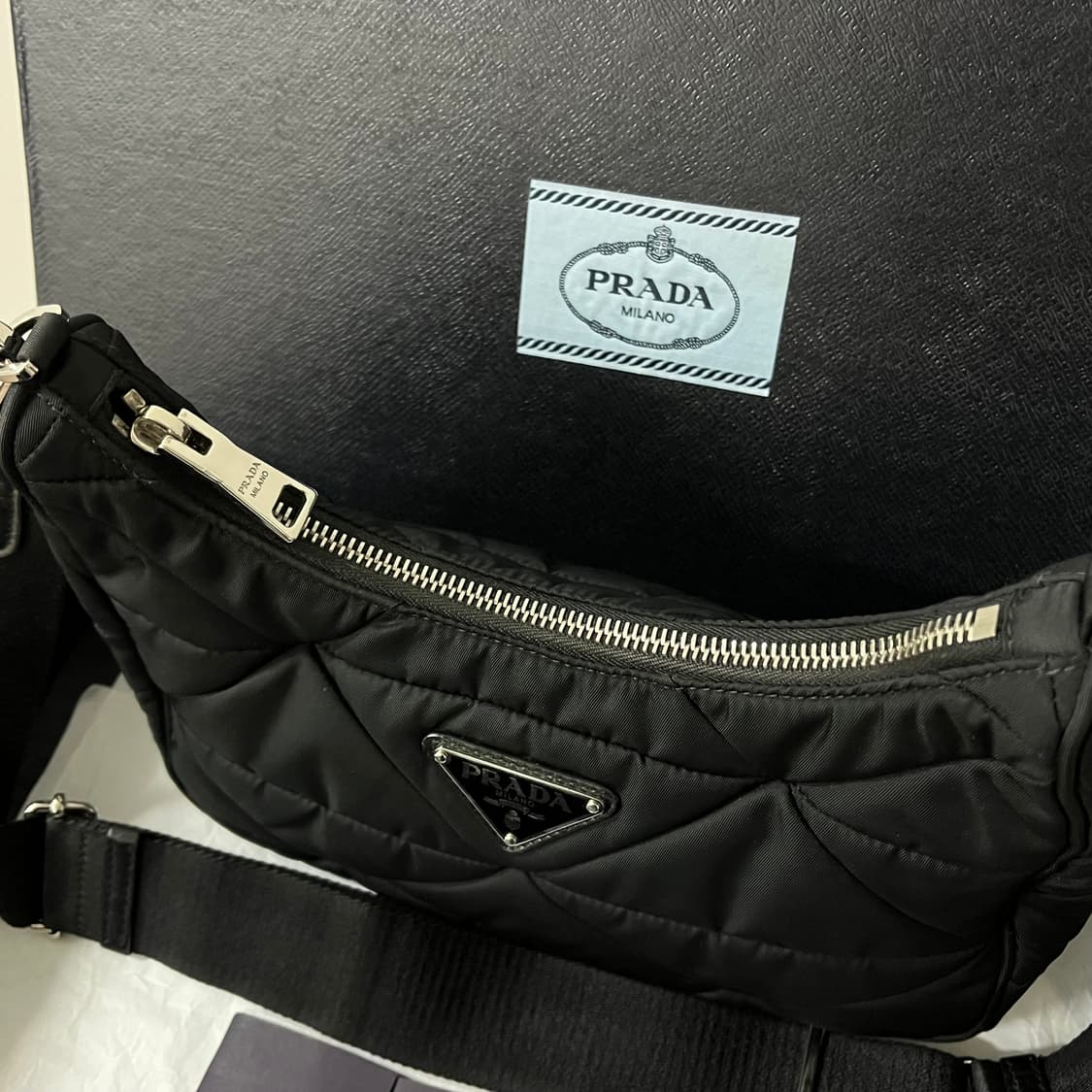 [S급/정품] 프라다 리나일론 퀄팅 호보백 크로스백 가방 블랙 상품이미지5