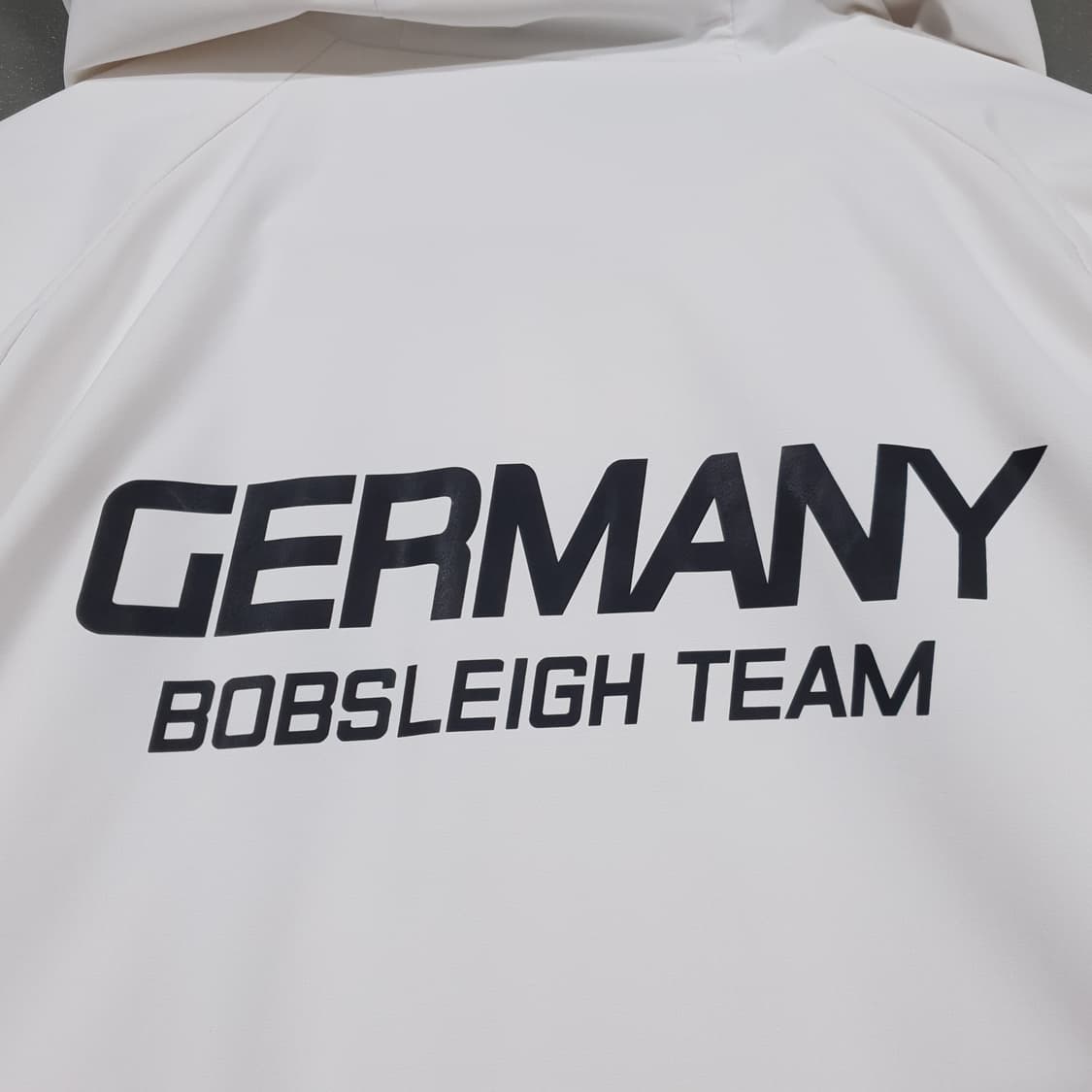 XL) 데상트 독일 레플리카 라인 바람막이 자켓 후드 점퍼 화이트 105 상품이미지10