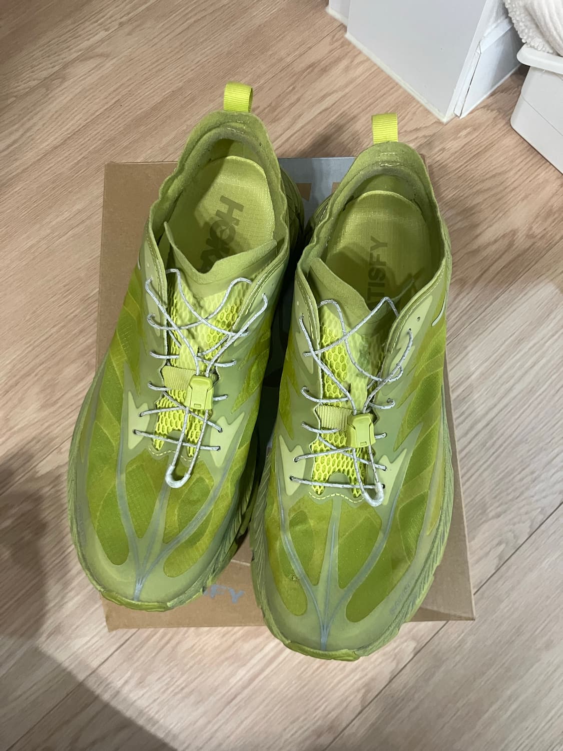 [290] satisfy hoka 새티스파이 호카 라임 상품이미지2