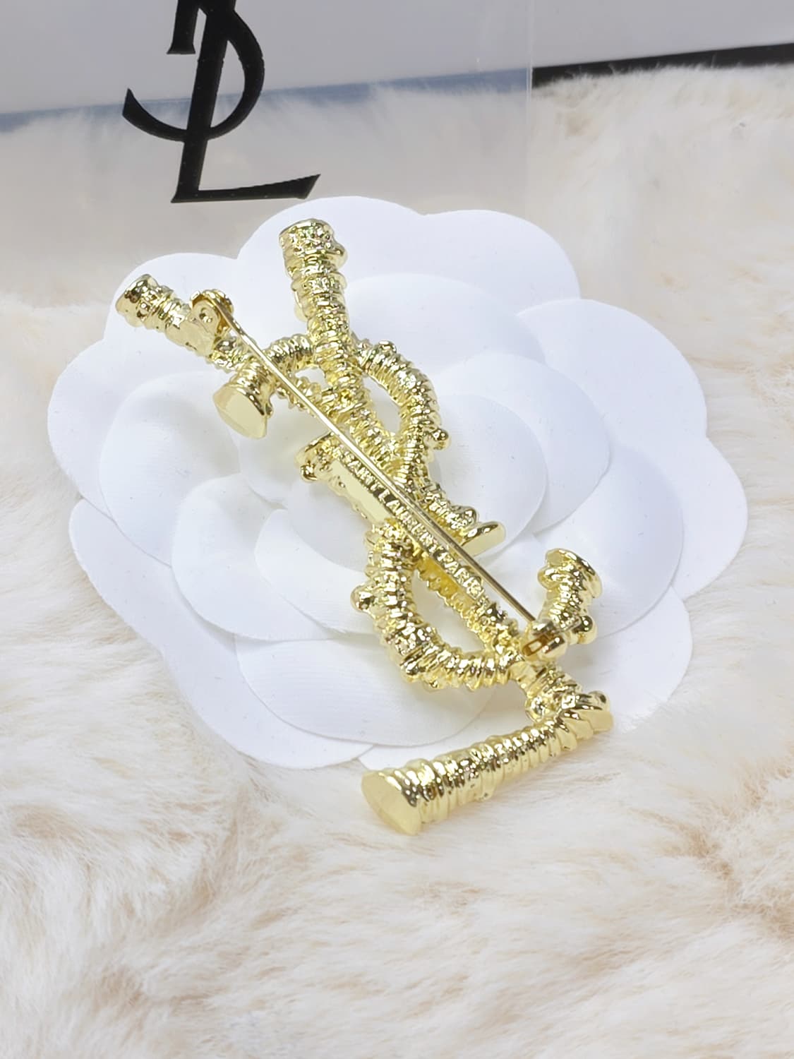 빈티지 골드 입생로랑 브로치 상품이미지4