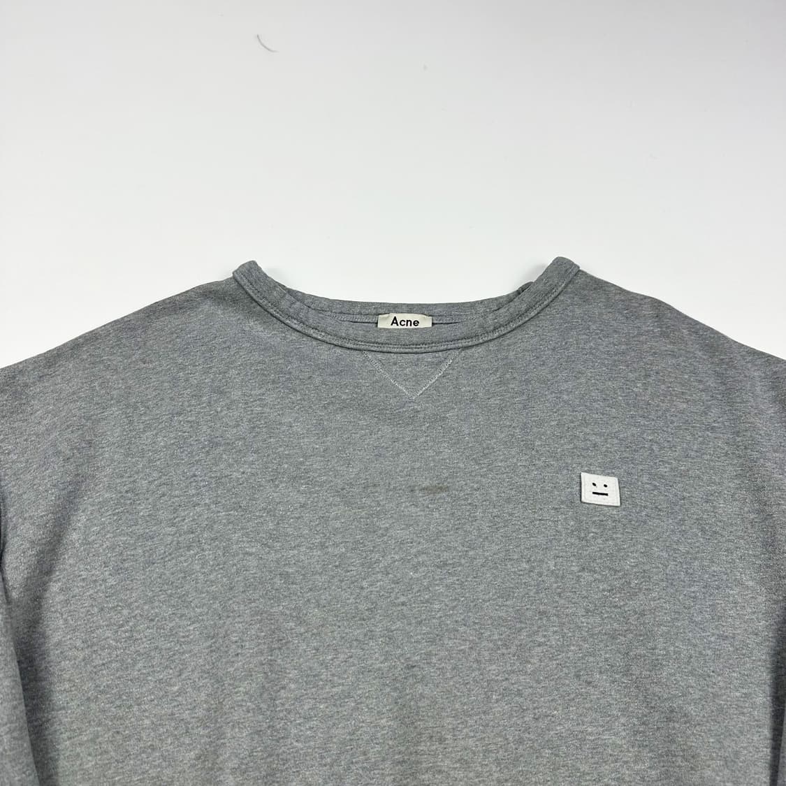 (오염존재) 아크네 스튜디오 핀트페이스 맨투맨 그레이 M 상품이미지2