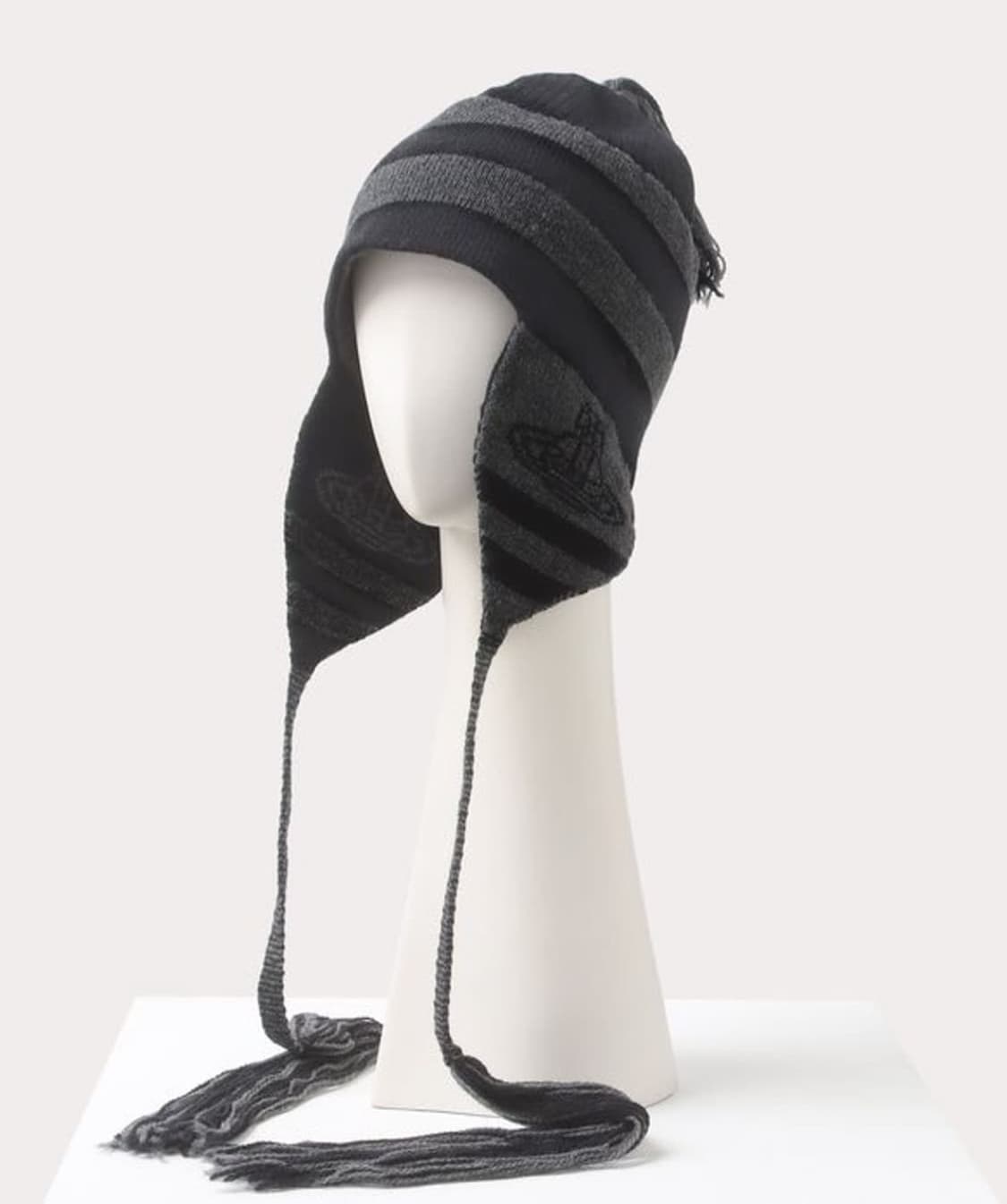 비비안웨스트우드 이어플랩 비니 검정 상품이미지3