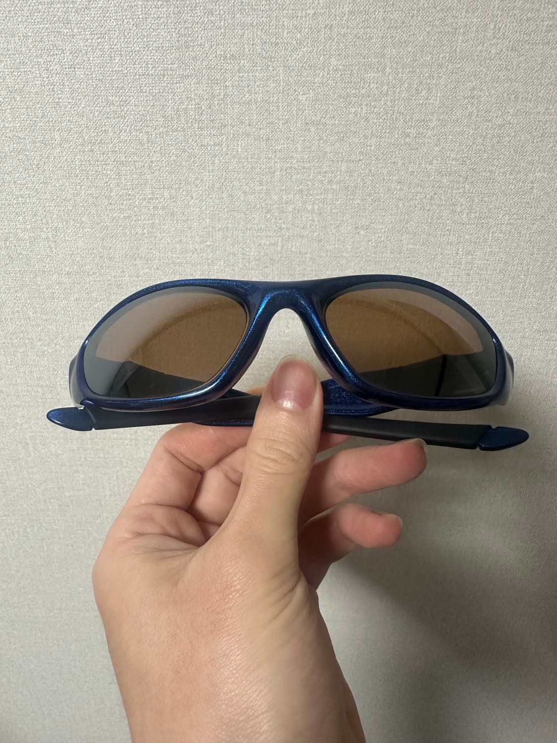 오클리 미뉴트 2.0 블루 선글라스 상품이미지4