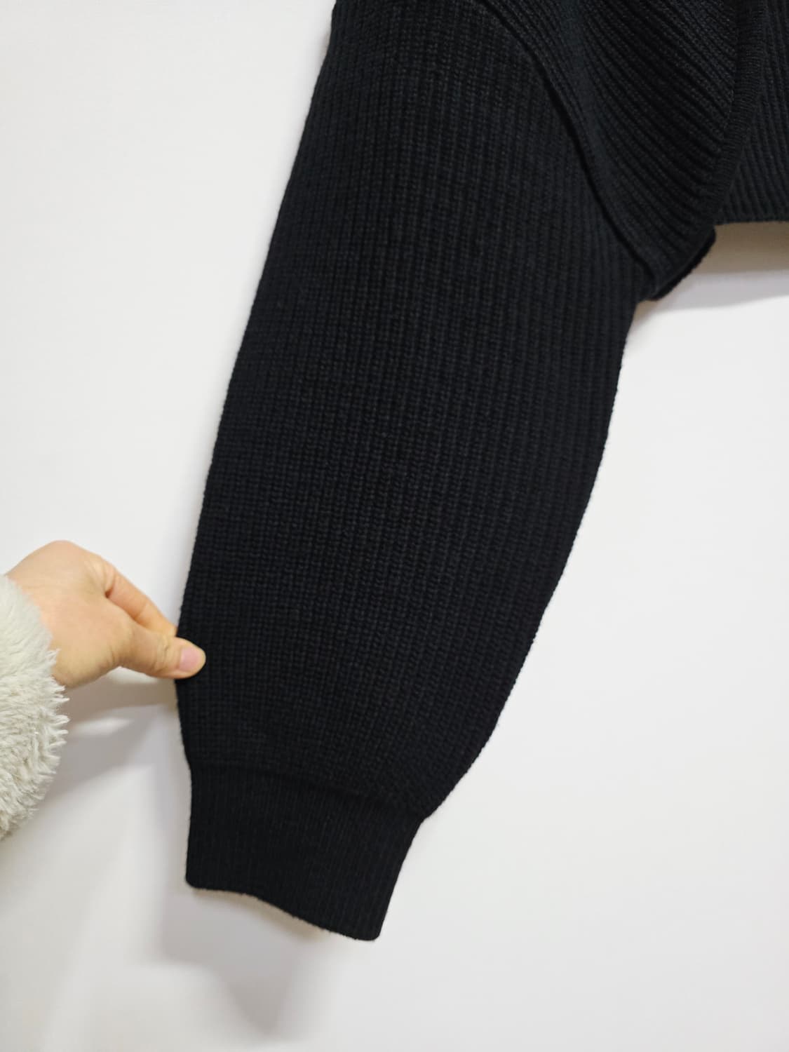 RE_L 리엘 크롭 니트 가디건 상품이미지3