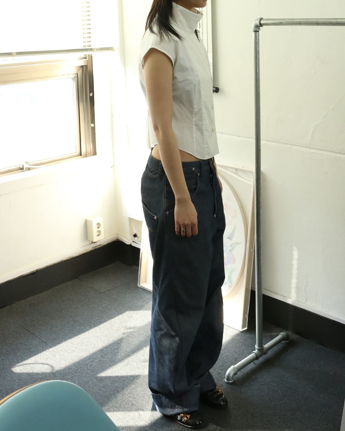 사선 하이넥 슬리브리스 셔츠 상품이미지3