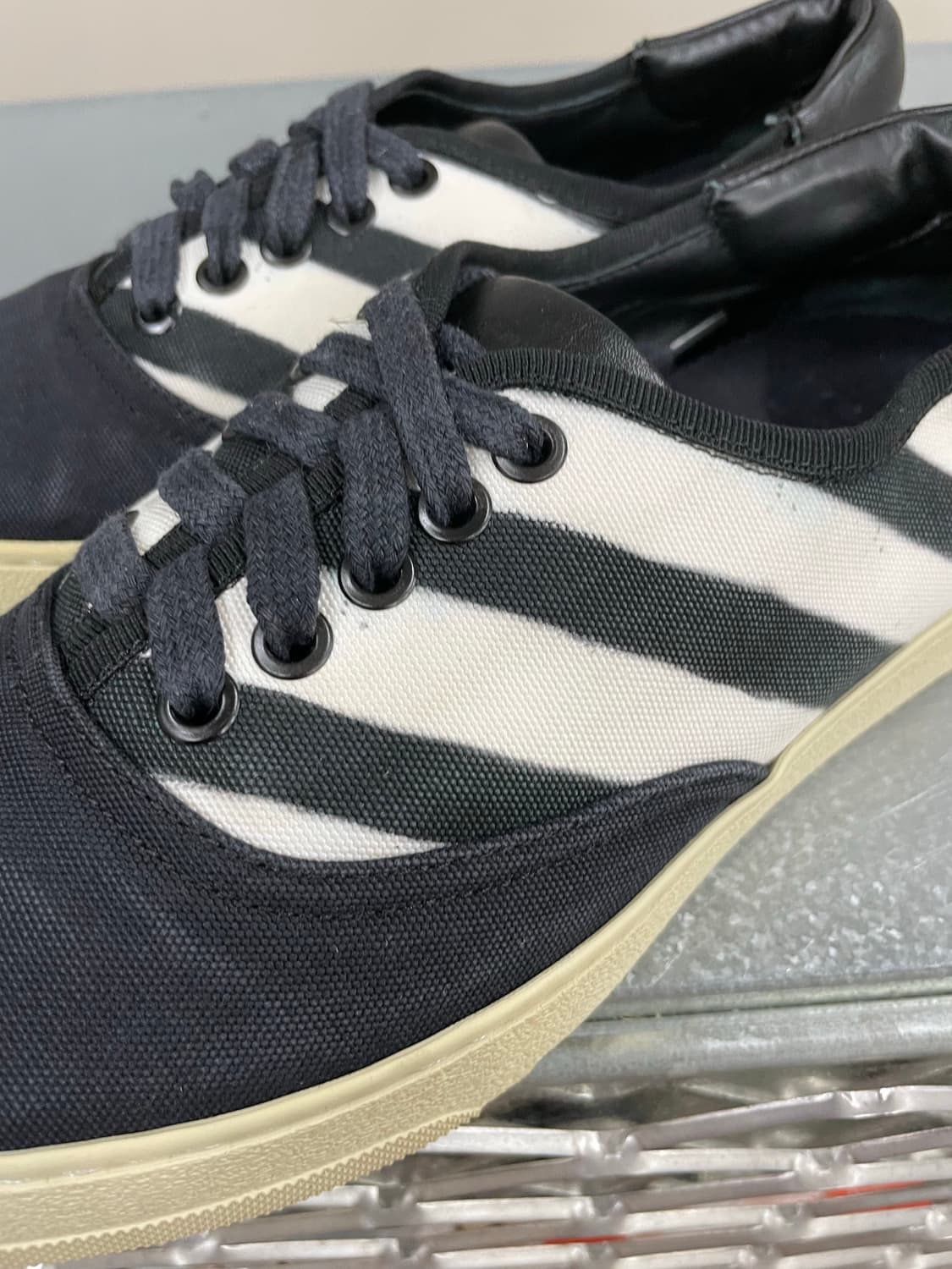 오프화이트 어센틱 블랙 스니커즈 40 상품이미지10