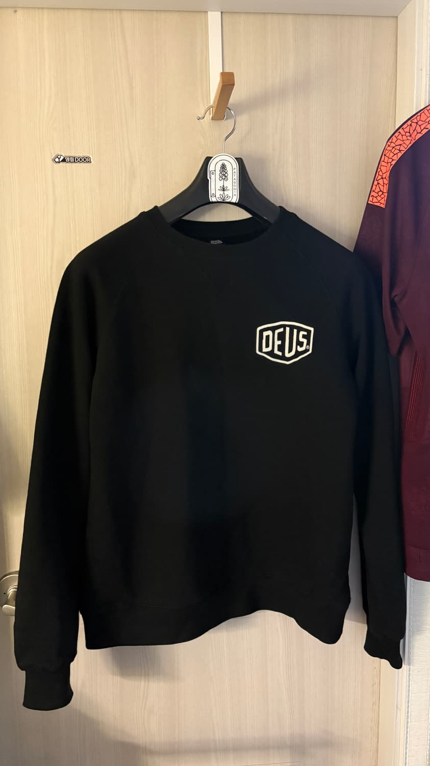 [xl]데우스 엑스 마키나 서울 어드레스 크루넥 블랙 상품이미지1