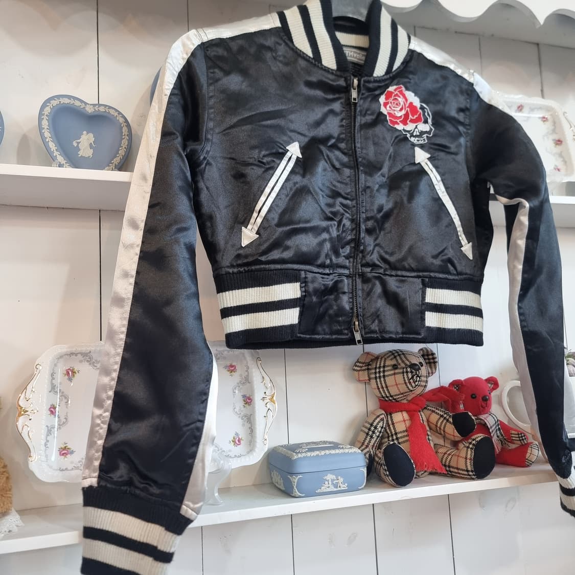 크롭 블랙 봄버 자켓 상품이미지2